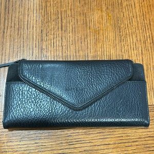 Matt & Nat Black trifold wallet